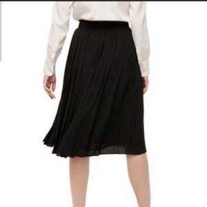 [NEW w/ tags] J Crew Black Pleated Midi Skirt in Black Size 2
